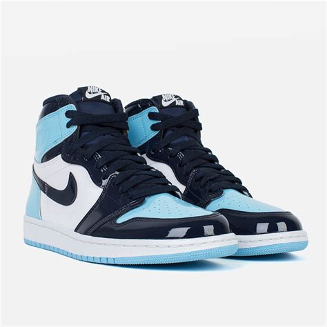 nike air jordan schoen|Nike Air Jordan retro shoes.